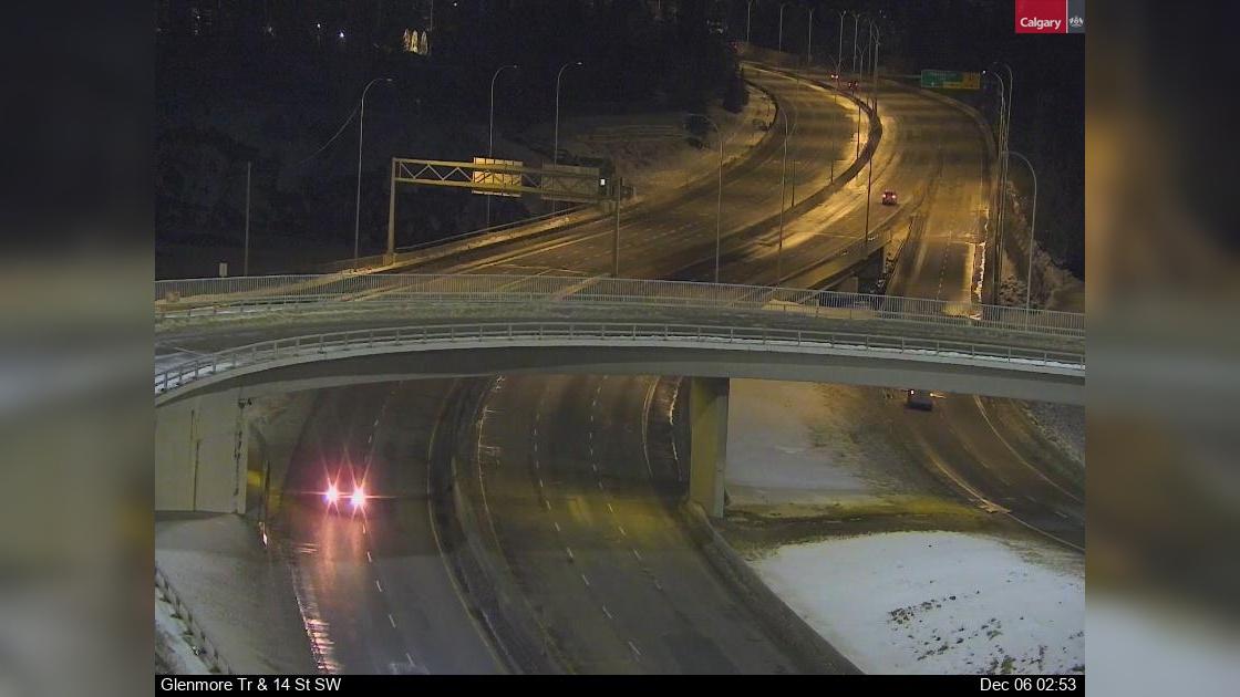 Traffic Cam Mayfair: Glenmore Trail - 14 Street SW (West) Player