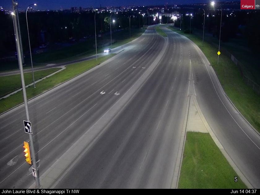 Traffic Cam John Laurie Blvd / Shaganappi Trail NW Player