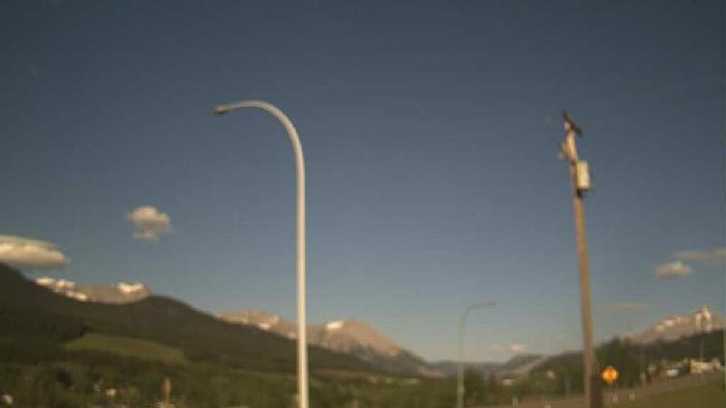 Traffic Cam Crowsnest Pass › West Player