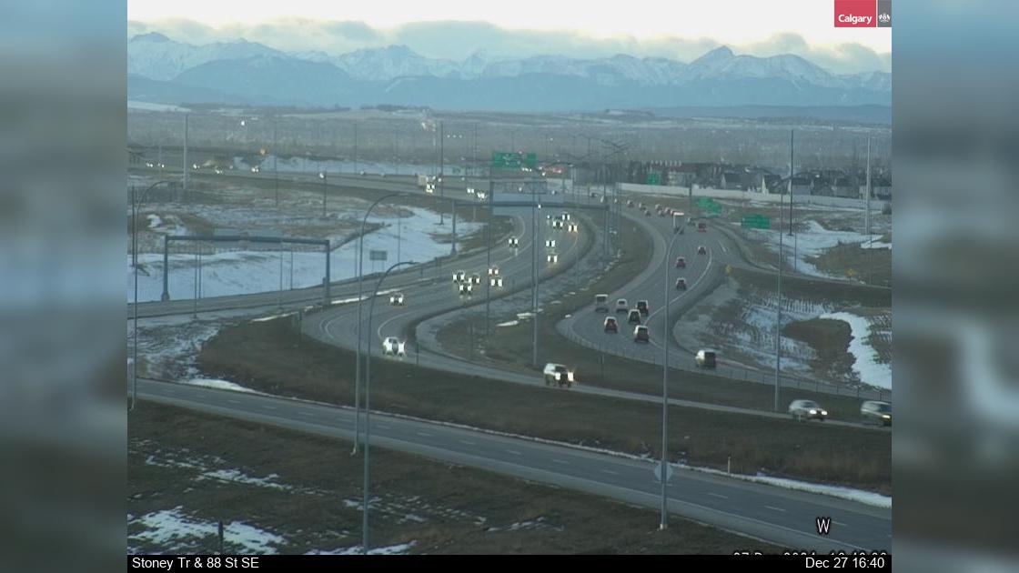 Traffic Cam Mayfair: Glenmore Trail - 14 Street SW (East) Player