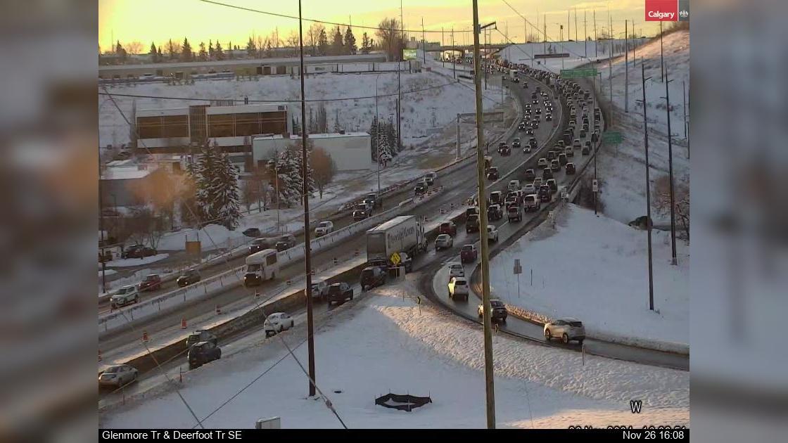 Traffic Cam Burns Industrial: Glenmore Trail - Deerfoot Trail SE Player