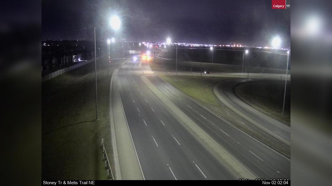 Traffic Cam Redstone: Stoney Trail - Metis Trail NE (N of S INT) Player