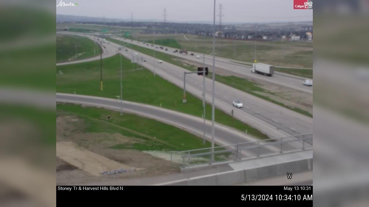 Traffic Cam Coventry Hills: Stoney Trail - Harvest Hills Boulevard N (N of S INT) Player