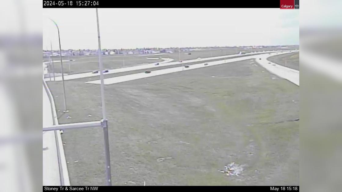 Traffic Cam Hamptons: Stoney Trail and Sarcee Trail NW Player