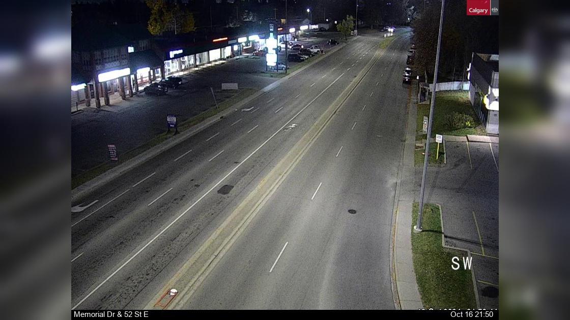 Traffic Cam Penbrooke Meadows: Memorial Drive - 52 Street E Player