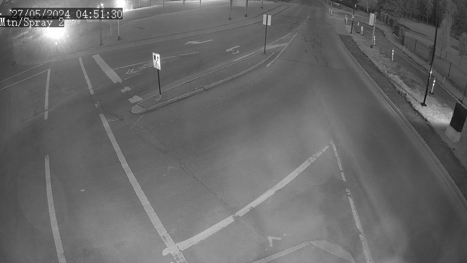 Traffic Cam Banff: Mountain Ave-South Player