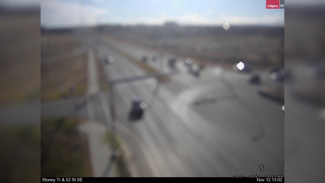 Traffic Cam Copperfield: Stoney Trail - 52 Street SE Player