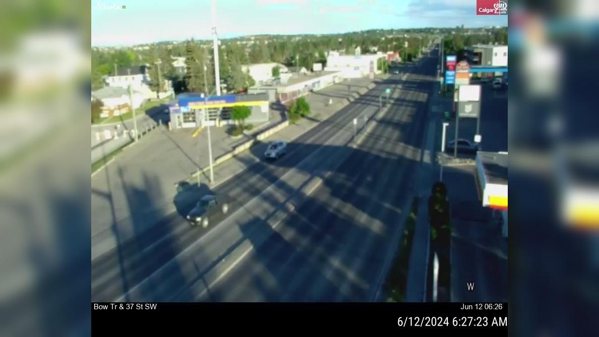 Spruce Cliff: Bow Trail - 37 Ave SW Traffic Camera