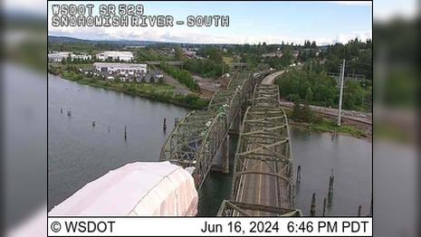 Traffic Cam Delta Junction › South: SR 529 at MP 4.1: Snohomish River South Player