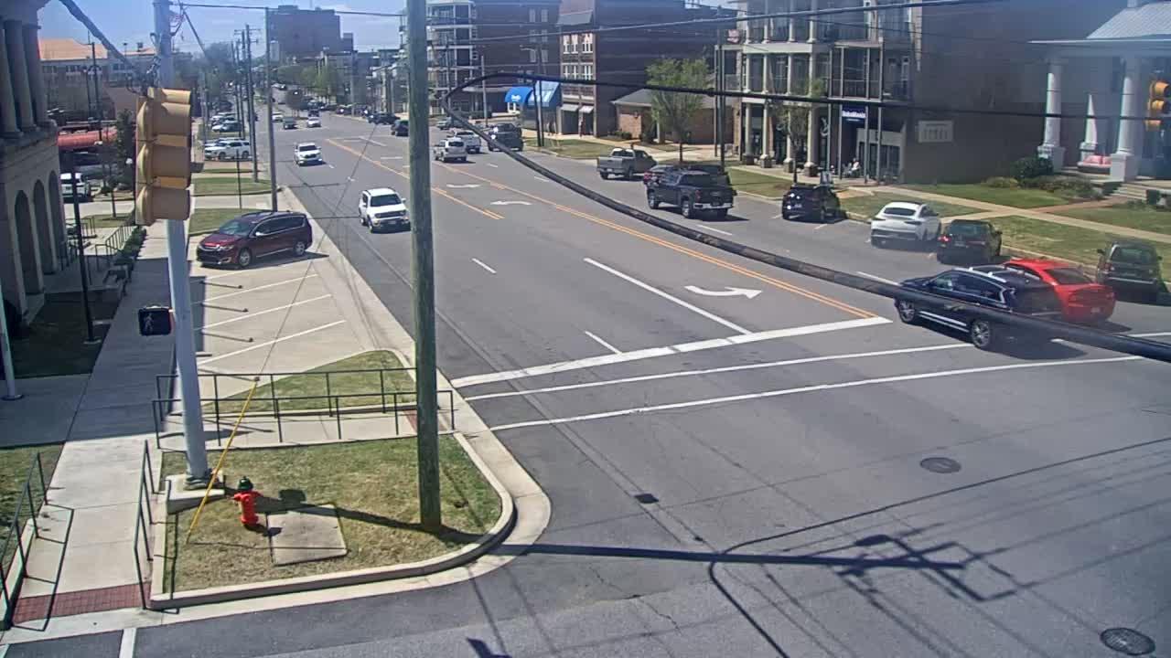 Traffic Cam Audubon Place › West: TUS-CAM-University-th Player