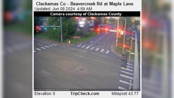Traffic Cam Mount Pleasant: Clackamas Co - Beavercreek Rd at Maple Lane Player