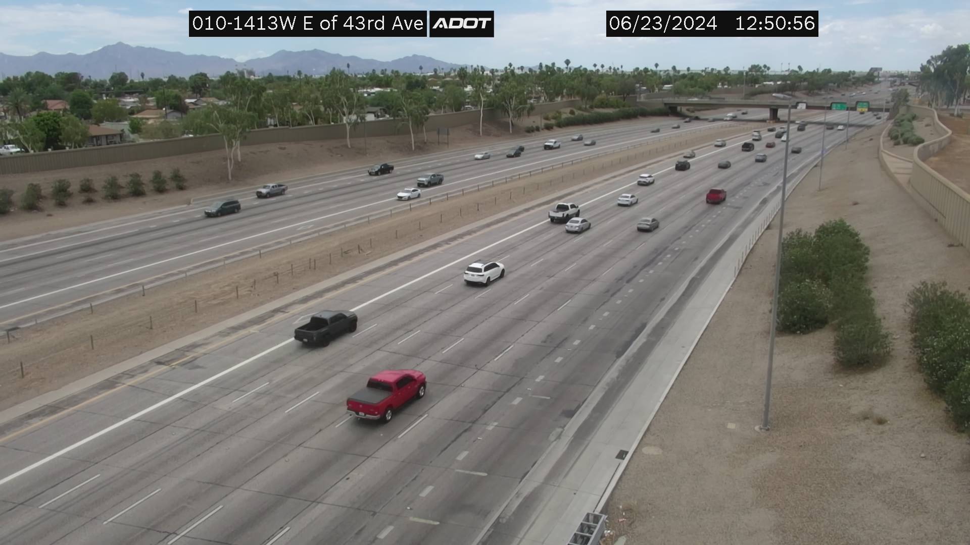 Traffic Cam I-10 WB 141.33 @W of 35th Ave -  Westbound Player