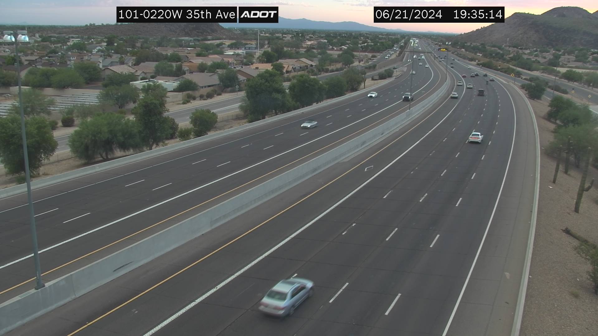 Traffic Cam L-101 WB 22.07 @35 AVE -  Westbound Player
