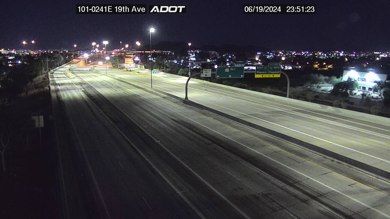Traffic Cam L-101 EB 24.15 @19th Ave -  Eastbound Player