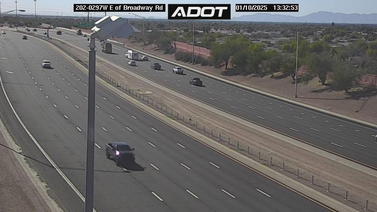 Mesa › West: L-202 WB 29.73 @E of Broadway Traffic Camera