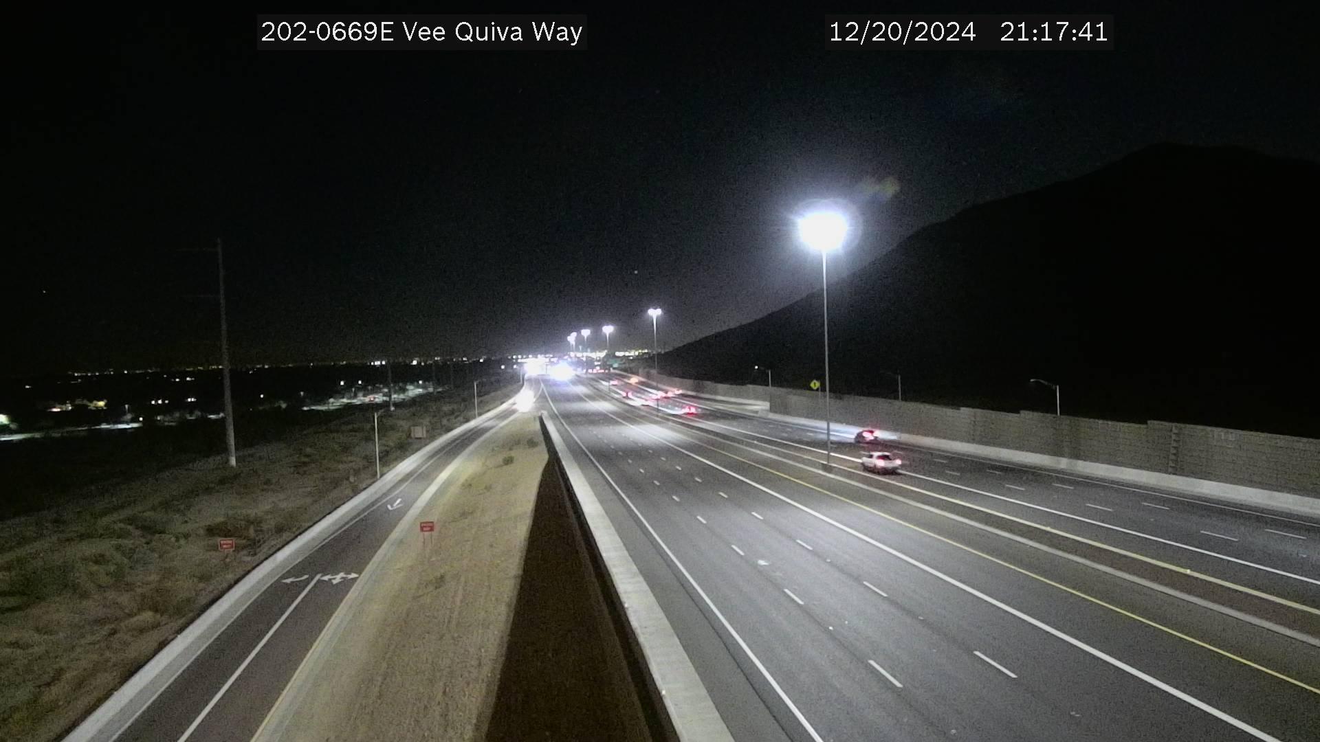 Traffic Cam Komatke › East: L-202 EB 66.91 @Ivanhoe Player