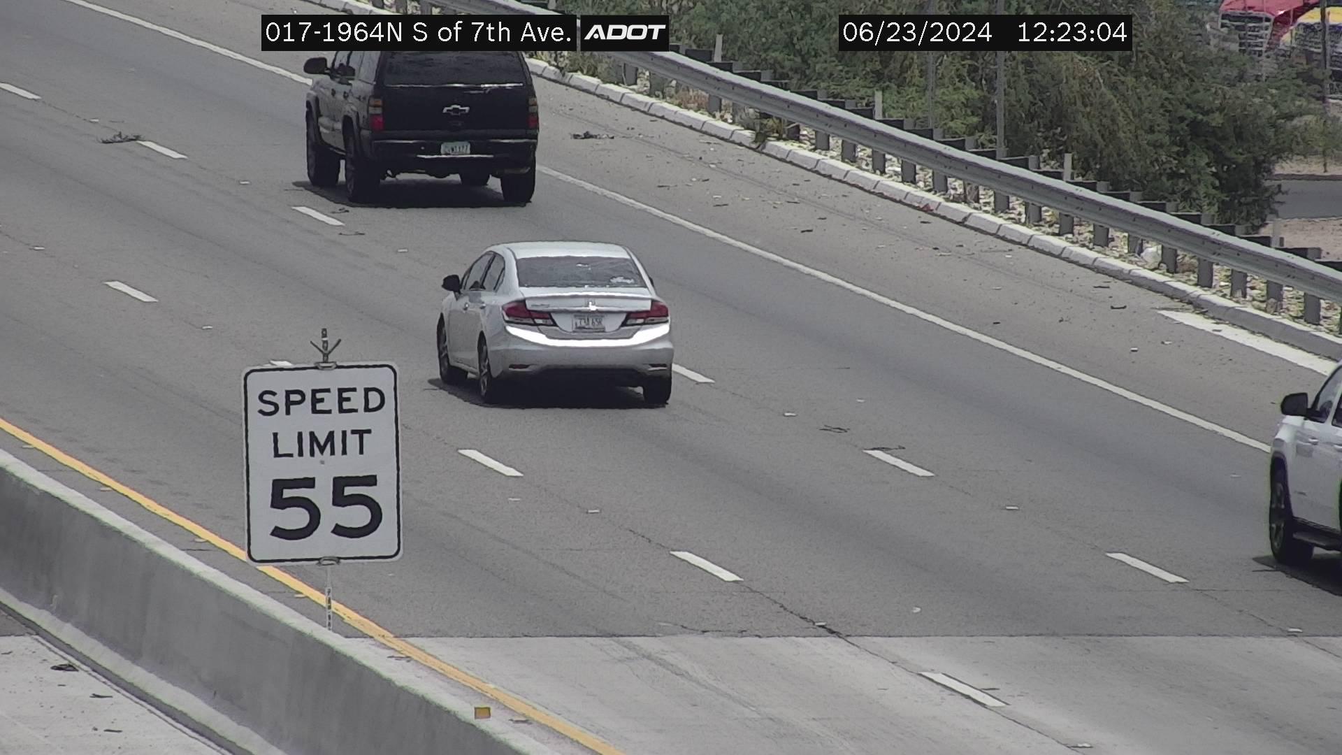 Traffic Cam Phoenix › South: I-17 SB 196.41 @S of 7th Ave Player