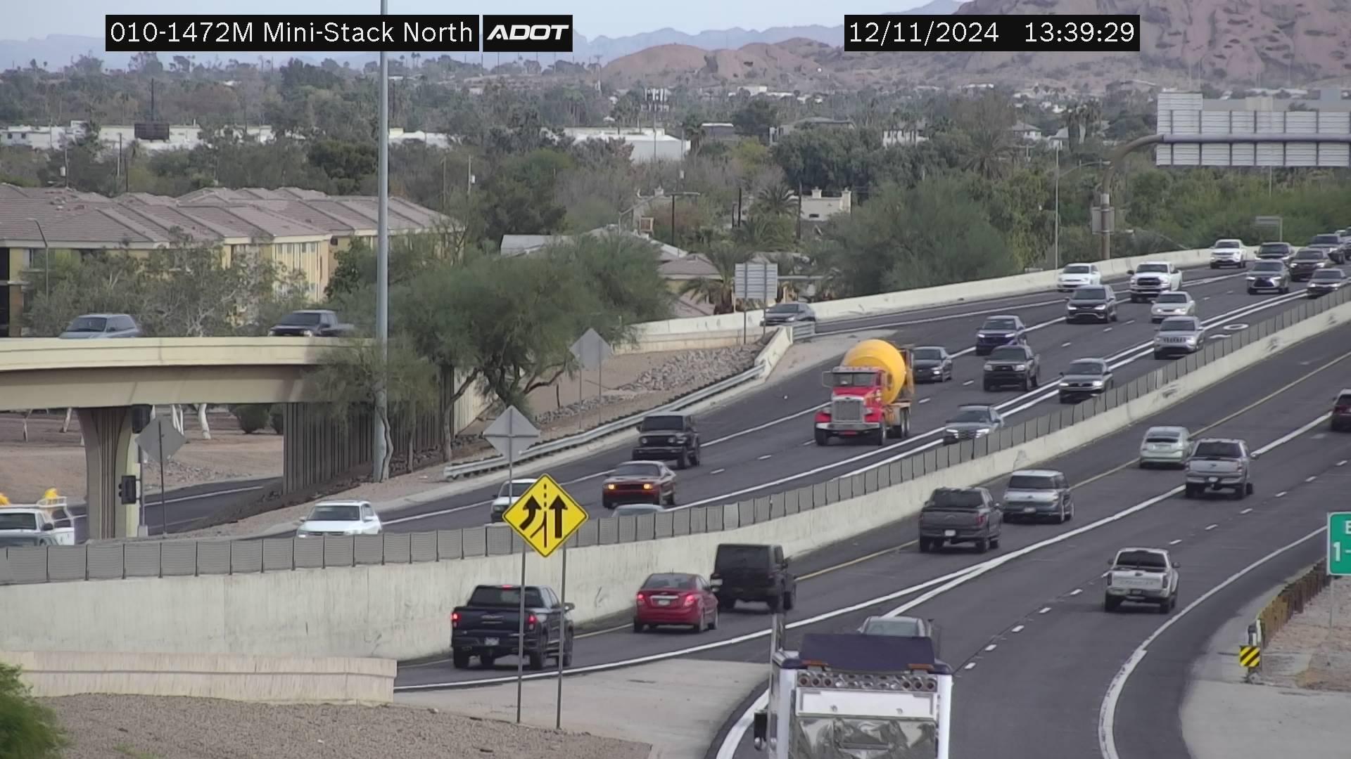 Phoenix › North: I-10 NA 147.20 @Mini Stack North Traffic Camera