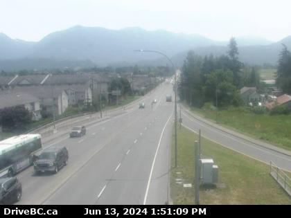 Hwy-1 at Evans Road overpass near Chilliwack, looking south. (elevation: 15 metres) Traffic Camera