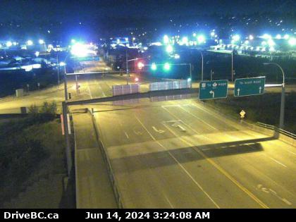 Traffic Cam Hwy-17 (South Fraser Perimeter Rd) at Tannery Rd Overpass in Surrey, looking south. (elevation: 5 metres) Player