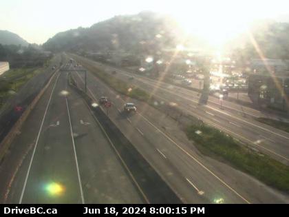 Traffic Cam Hwy-1 at Evans Road overpass near Chilliwack, looking west. (elevation: 15 metres) Player