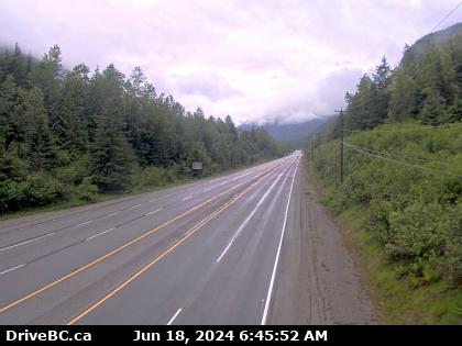 Hwy-3 at the Hope Slide pullout, looking east. (elevation: 734 metres) Traffic Camera
