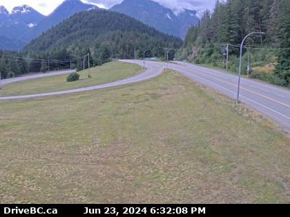 Hwy-1 at Hwy-7 near Hope, looking west. (elevation: 85 metres) Traffic Camera