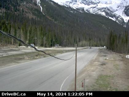 Hwy-1, near Parks Headquarters at Glacier National Park, 72 km east of Revelstoke, looking east. (elevation: 1330 metres) Traffic Camera