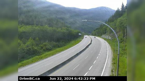 Traffic Cam Area B › North: Hwy 5, by northbound Portia Chain Up, looking north Player