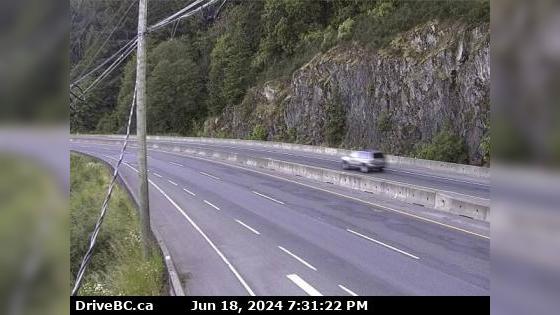 Traffic Cam Langford › South: Hwy 1 at Tunnel Hill on the Malahat, looking south Player