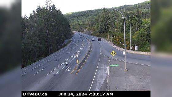 Traffic Cam Area A › South: Hwy 1 at South Shawnigan Lake Road, looking south Player