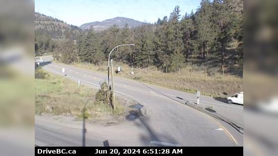 Traffic Cam Kaleden › West: Hwy 97 at Hwy 3A junction, just south of - Weigh Scale, looking west Player