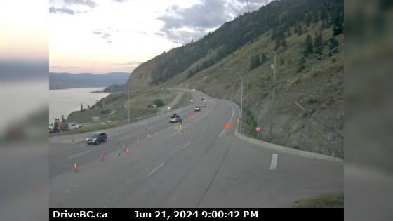 Traffic Cam Summerland › South: Hwy 97 at Callan Rd, about 6 km north of - about 15 km south of Peachland. Looking south Player