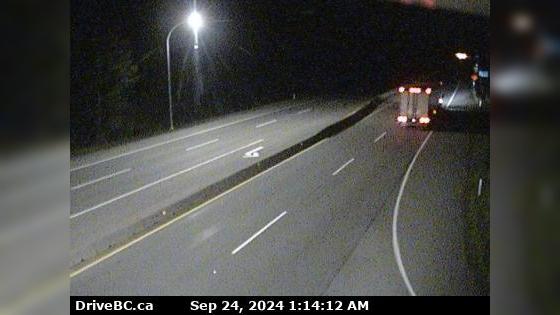 Traffic Cam Mill Bay › South: Hwy 1, approximately 3 km south of - looking south Player