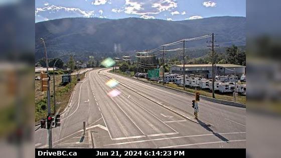 Traffic Cam Salmon Arm › West: Hwy 1 at 30th Street SW in - looking west Player