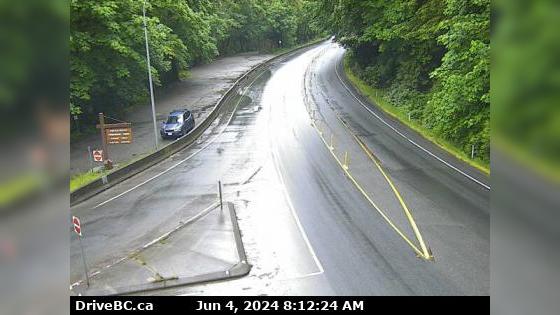 Traffic Cam Langford › South: Hwy 1, in Goldstream Park at Finlayson Arm Rd, looking south Player
