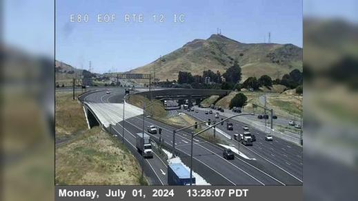 Traffic Cam Fairfield › East: TV905 -- I-80 : AT AFTER TRE 12 IC Player