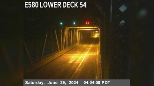 Richmond › East: TVR40 -- I-580 : Lower Deck Pier Traffic Camera