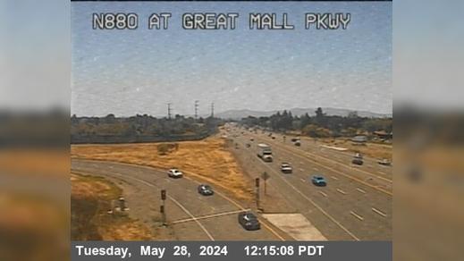 Traffic Cam Milpitas › North: TVC59 -- I-880 : Great Mall Parkway Player
