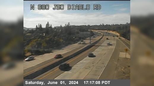 Traffic Cam Danville › North: TVF14 -- I-680 : Just South Of Diablo Road Player