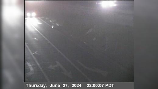 Traffic Cam Richmond › East: T258S -- I-80 : Central Avenue Onramp - Looking South Player
