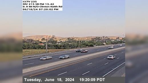 Traffic Cam Greer Ranch › South: I-215 : (235) 0.9 Mi North of Clinton Keith Road Player