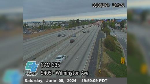 Traffic Cam Carson › South: I-405 : (335) Wilmington Ave Player