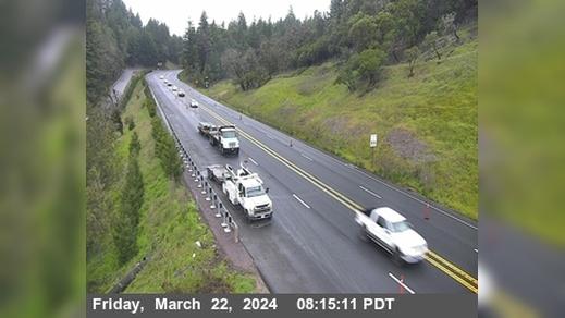 Traffic Cam Ridge › North: US-101 : North Ridgewood Grade - Looking North (C028) Player