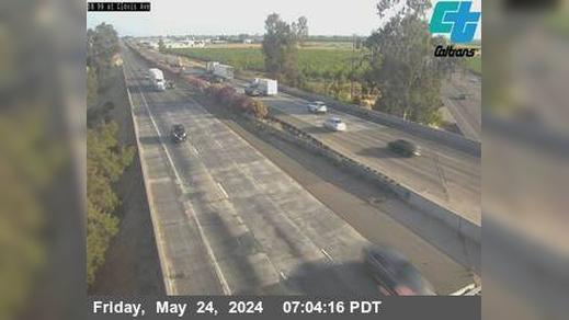 Traffic Cam Fowler › South: FRE-99-AT CLOVIS AVE Player