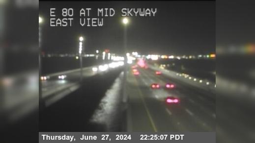 Traffic Cam Oakland › East: TVD38 -- I-80 : Mid Skyway Player