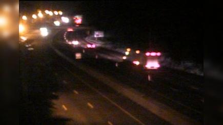 Traffic Cam Greenwich: CAM - I-95 SB S/O Exit 5 - Riverside Ave Player