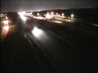 Traffic Cam CAM 10 Manchester I-84 WB W/O Exit 59 - Rt. 44  (Middle Tpke. W.) - Westbound Player