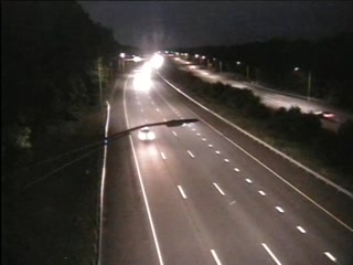 Traffic Cam CAM 107 Rocky Hill I-91 SB N/O Exit 22S - N/O Rt. 9 - Southbound Player