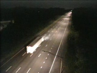 Traffic Cam CAM 103 Rocky Hill I-91 NB Exit 23 - West St. - Northbound Player